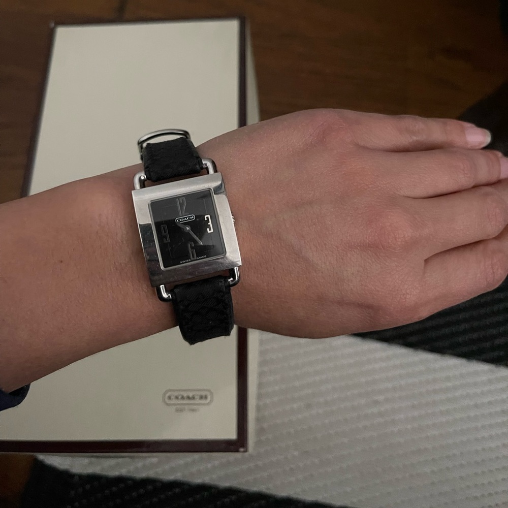 Coach watch - Picture 4 of 4